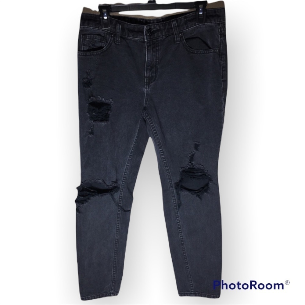 BDG slim bf low rise distressed jeans size 27​​​
